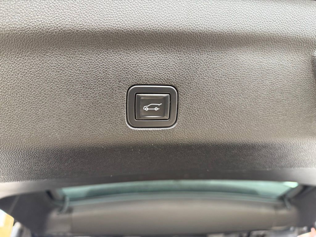 Used 2021 Chevrolet Tahoe Premier image 17