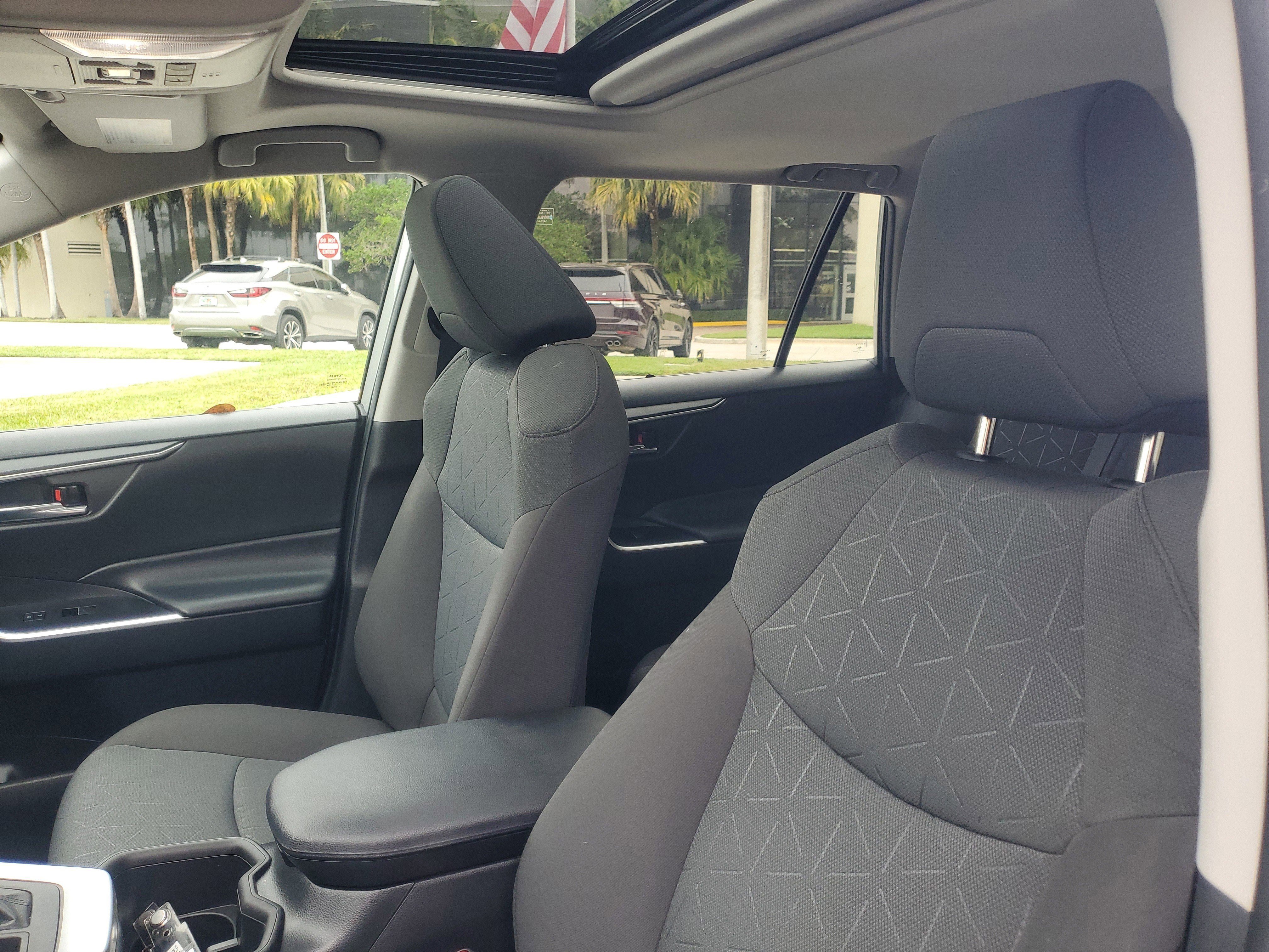 Certified 2022 Toyota RAV4 XLE w/ Convenience Package image 18