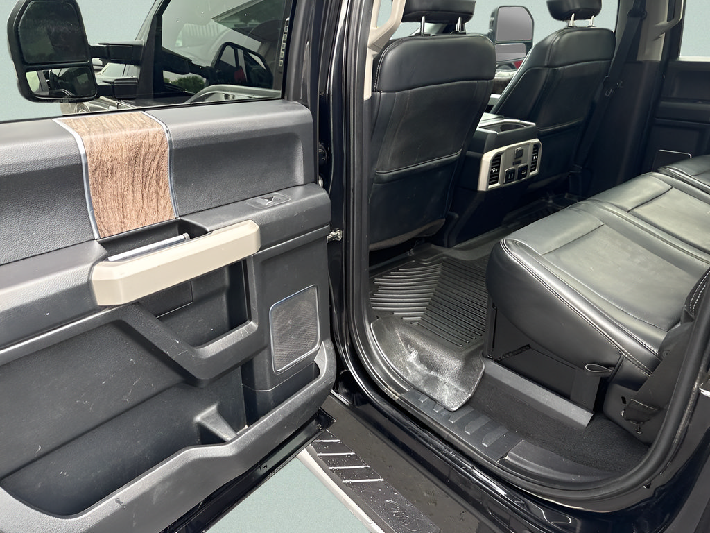 Used 2019 Ford F350 Lariat w/ Lariat Ultimate Package AWD/4WD image 6