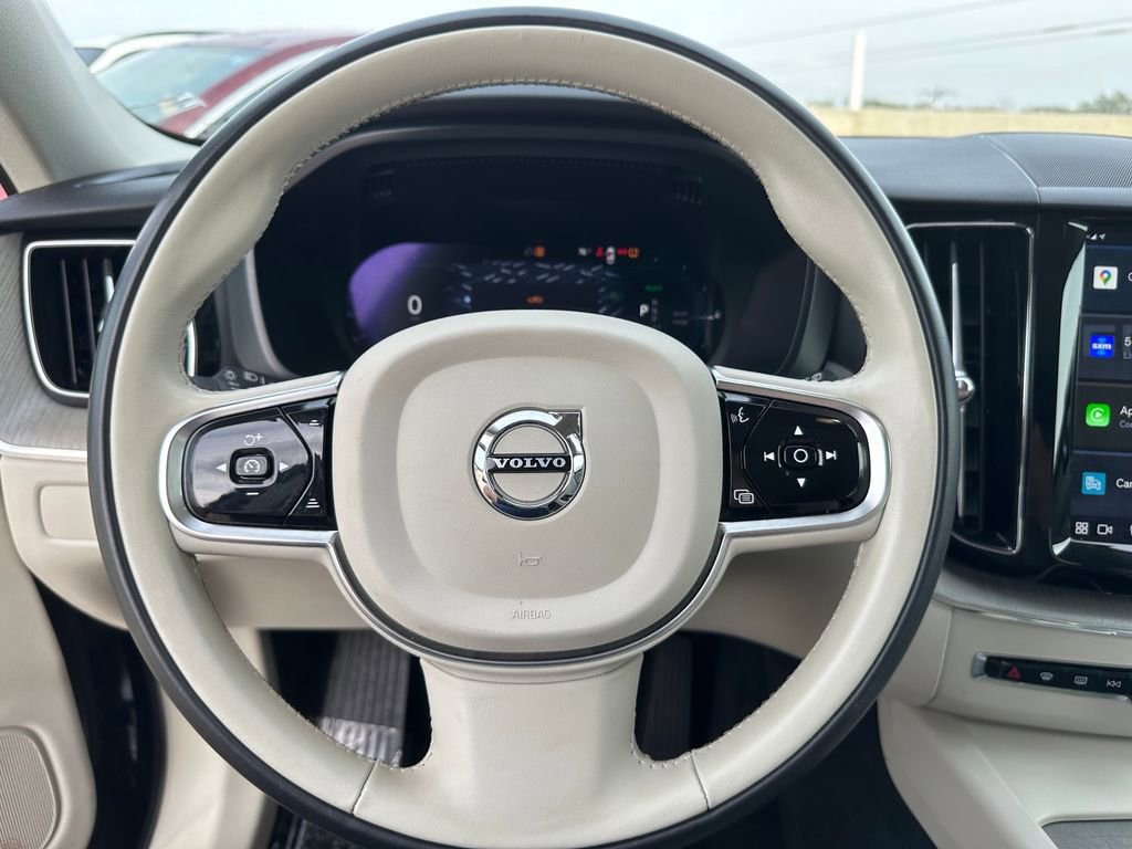 Used 2023 Volvo XC60 T8 Plus image 10