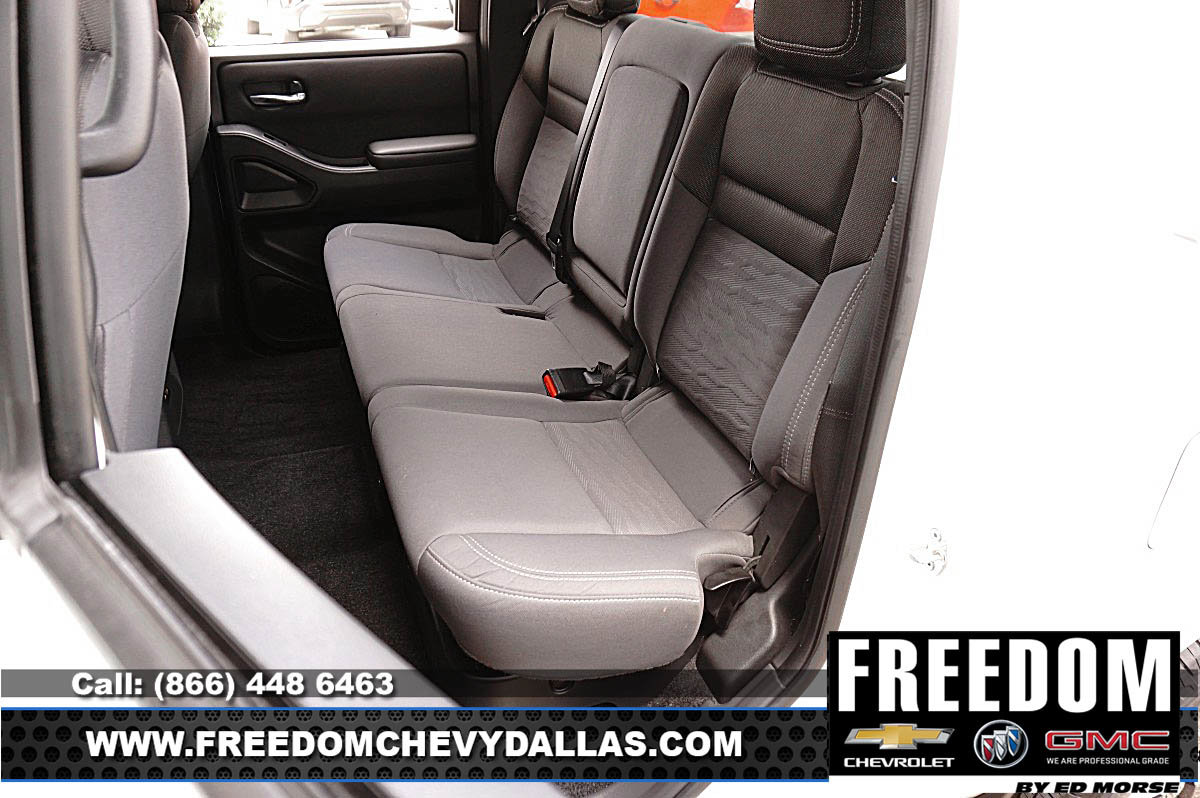 Used 2023 Nissan Frontier SV w/ Midnight Edition Package RWD image 10