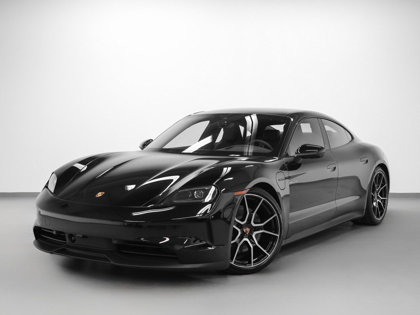 New 2025 Porsche Taycan image 1