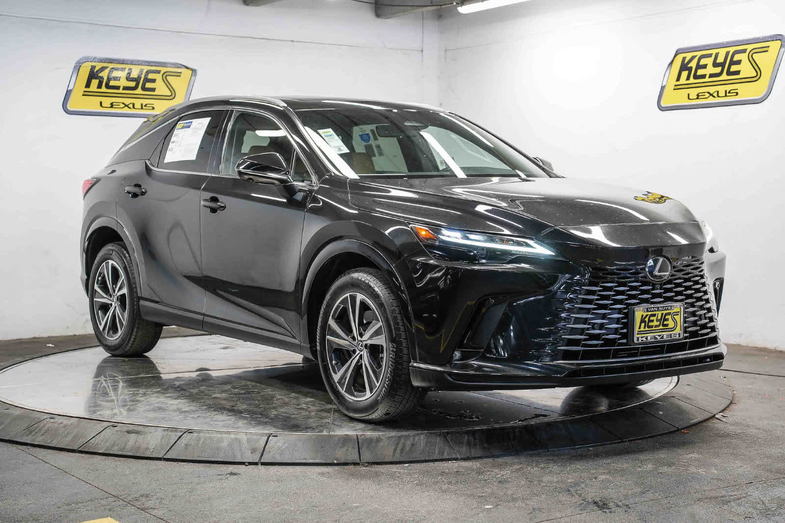 Used 2024 Lexus RX 350 Premium w/ Convenience Package FWD image 6