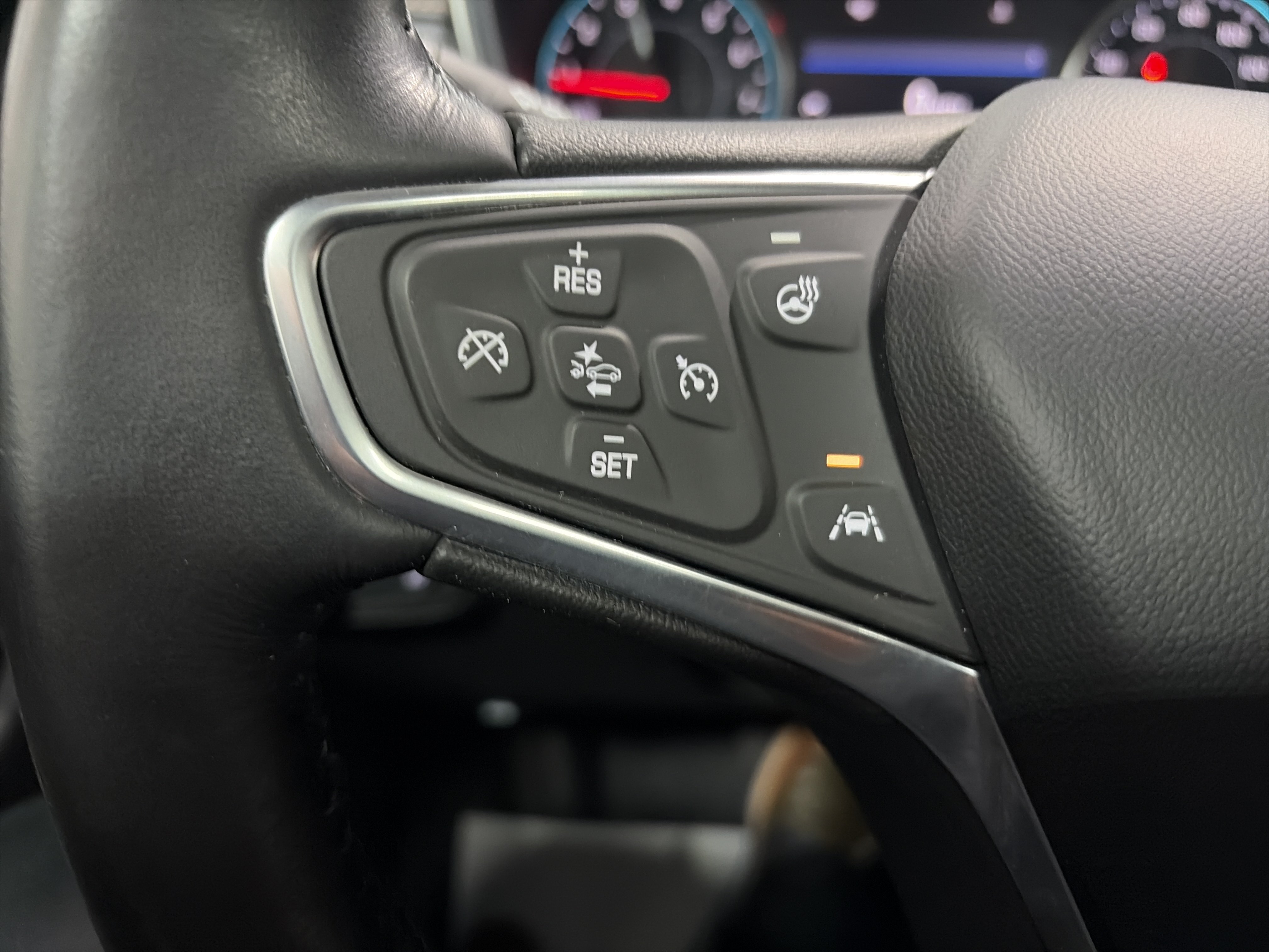 Used 2022 Chevrolet Equinox Premier AWD/4WD image 16