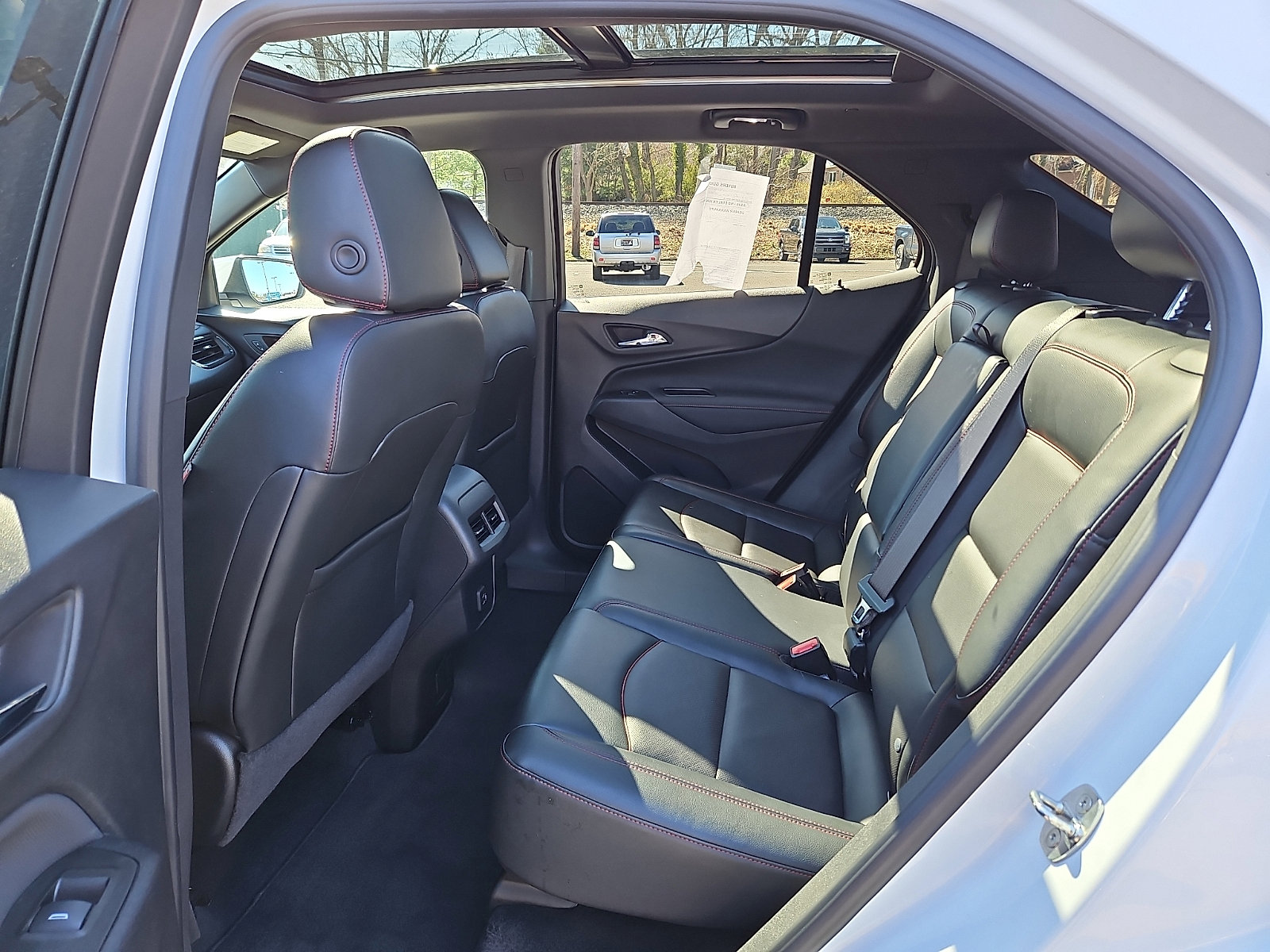 Used 2022 Chevrolet Equinox RS w/ RS Leather Package image 10