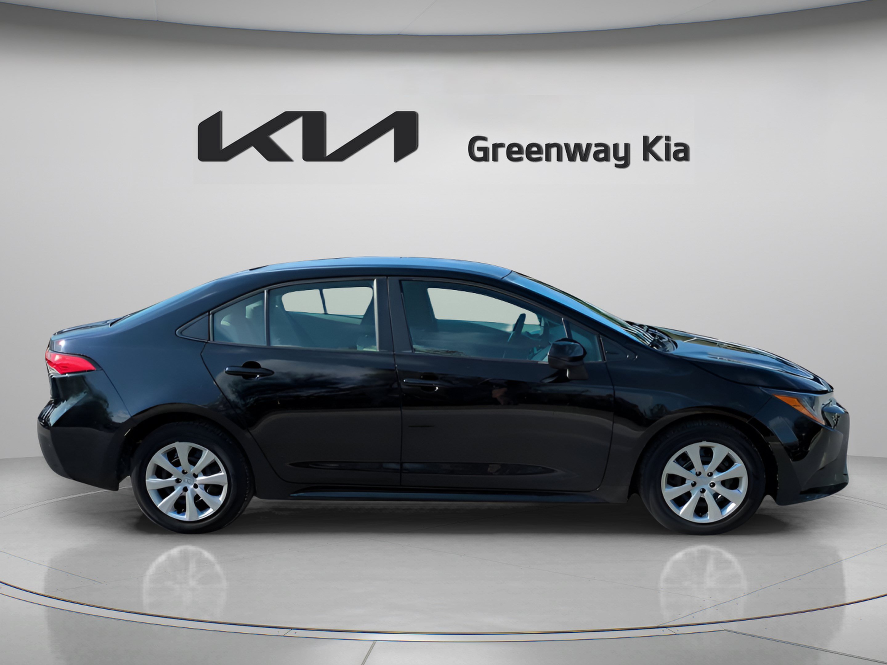 Used 2024 Toyota Corolla LE FWD image 10