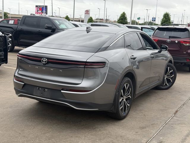 Used 2023 Toyota Crown XLE image 5