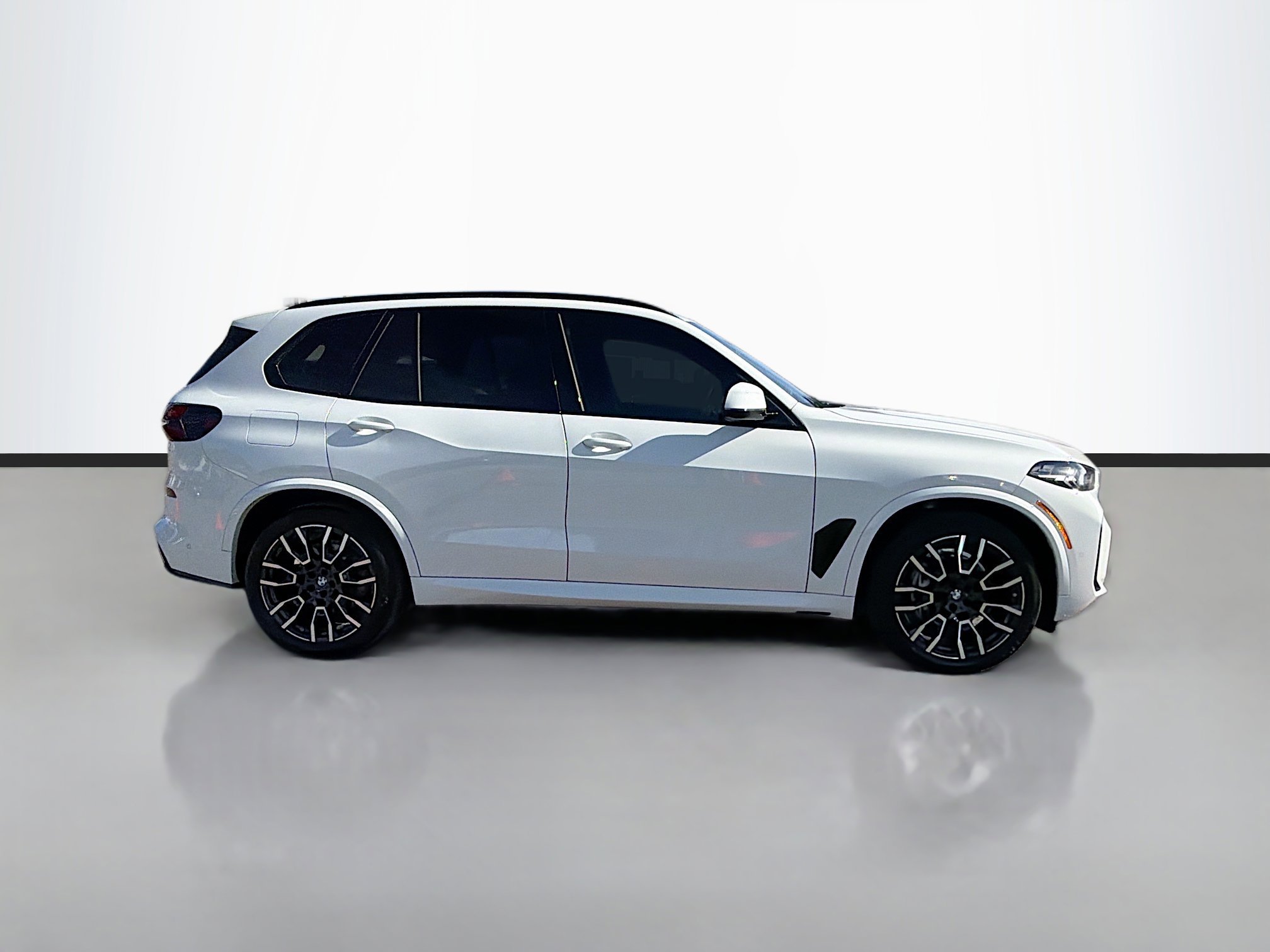 Used 2024 BMW X5 sDrive40i w/ M Sport Package image 6