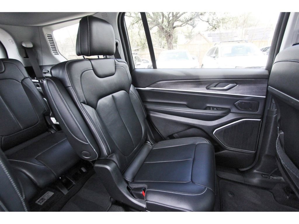 Used 2021 Jeep Grand Cherokee L Limited image 13