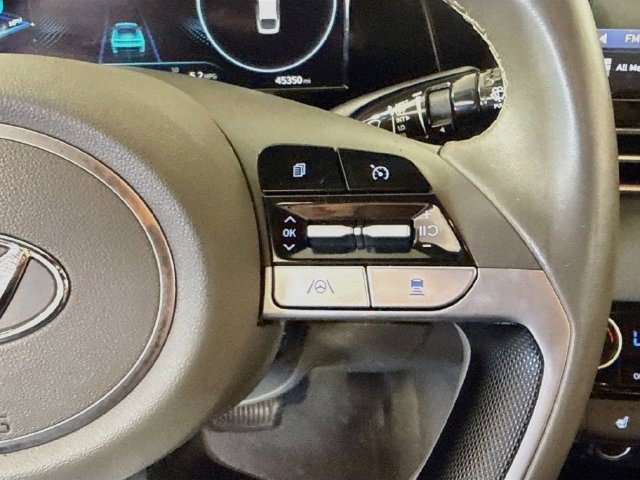 Used 2022 Hyundai Elantra SEL w/ Convenience Package FWD image 14