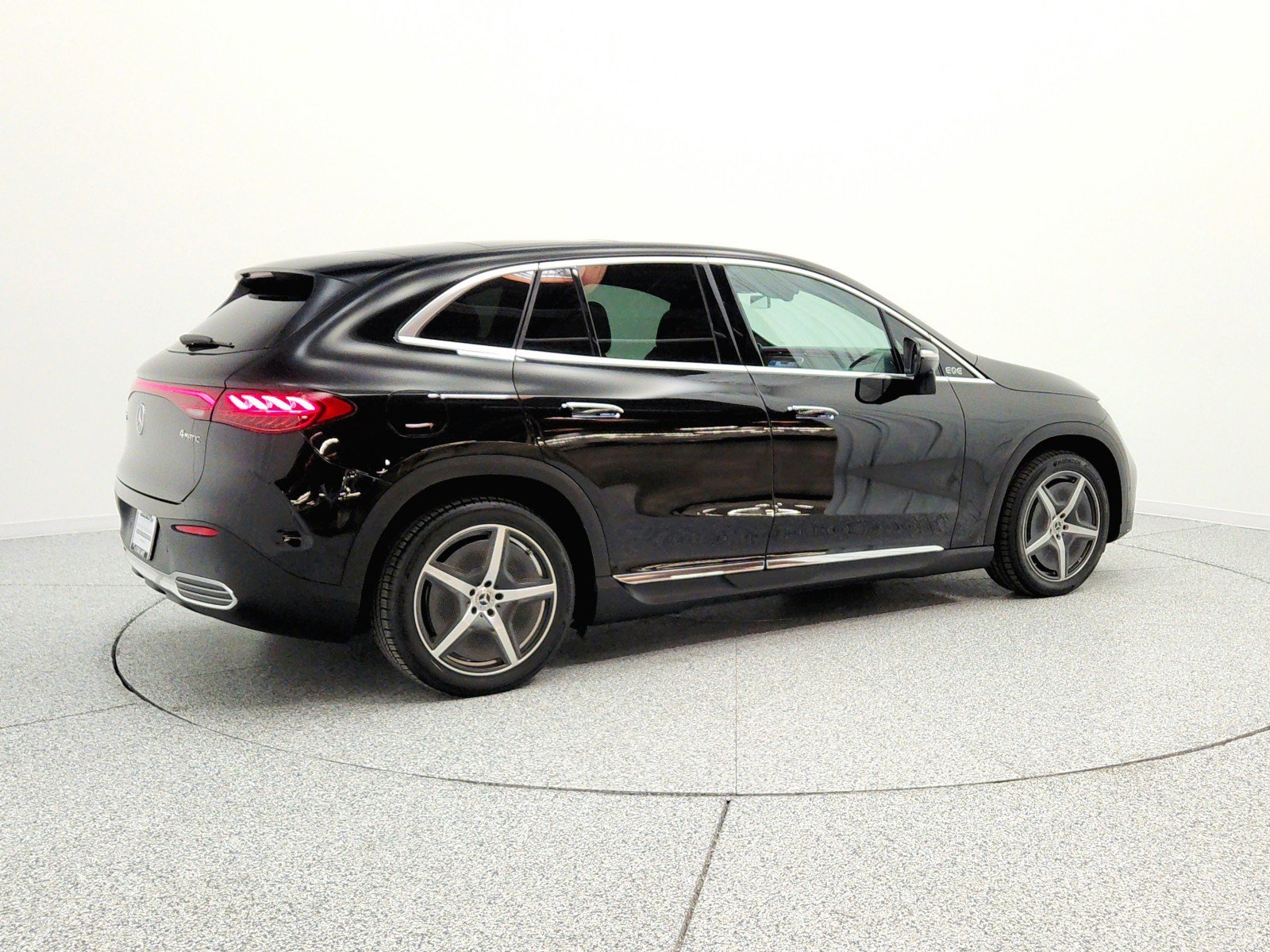 Used 2023 Mercedes-Benz EQE 500 4MATIC SUV image 5