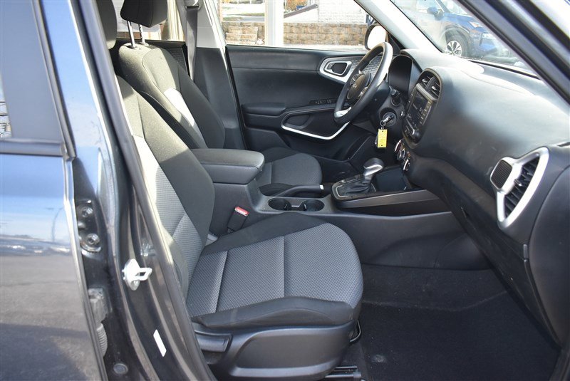 Used 2023 Kia Soul LX w/ LX Technology Package image 24