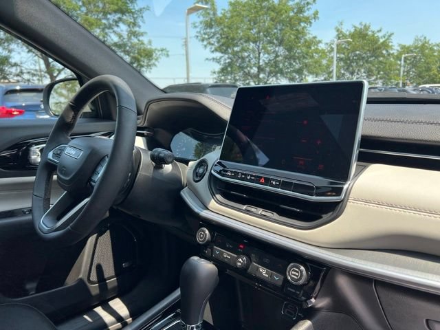 Used 2024 Jeep Compass Limited w/ Sun and Sound Group AWD/4WD image 35