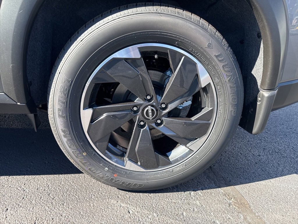 New 2026 Nissan Rogue SV image 9