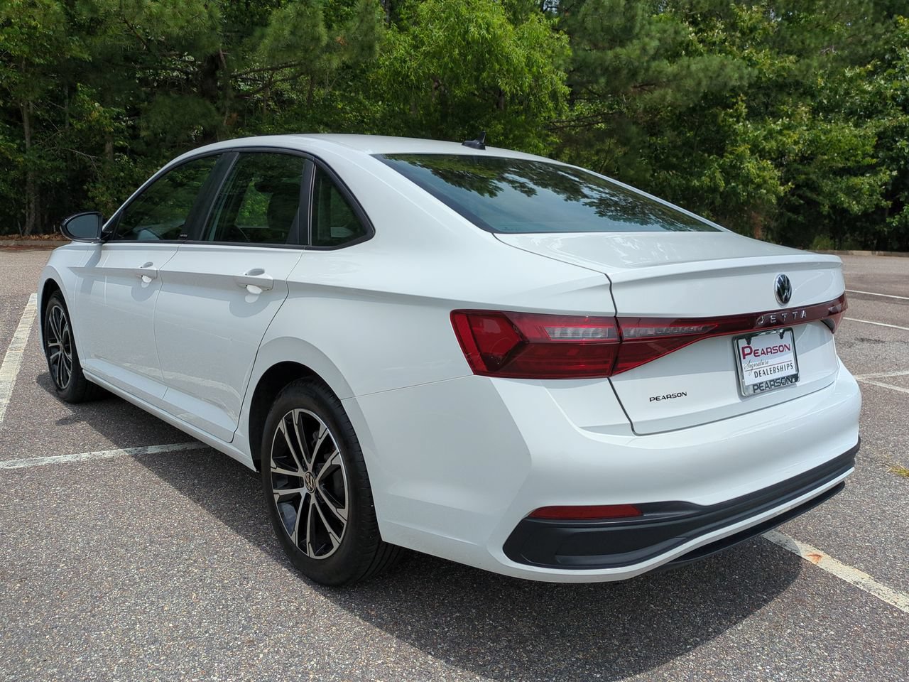 Used 2025 Volkswagen Jetta Sport FWD image 6