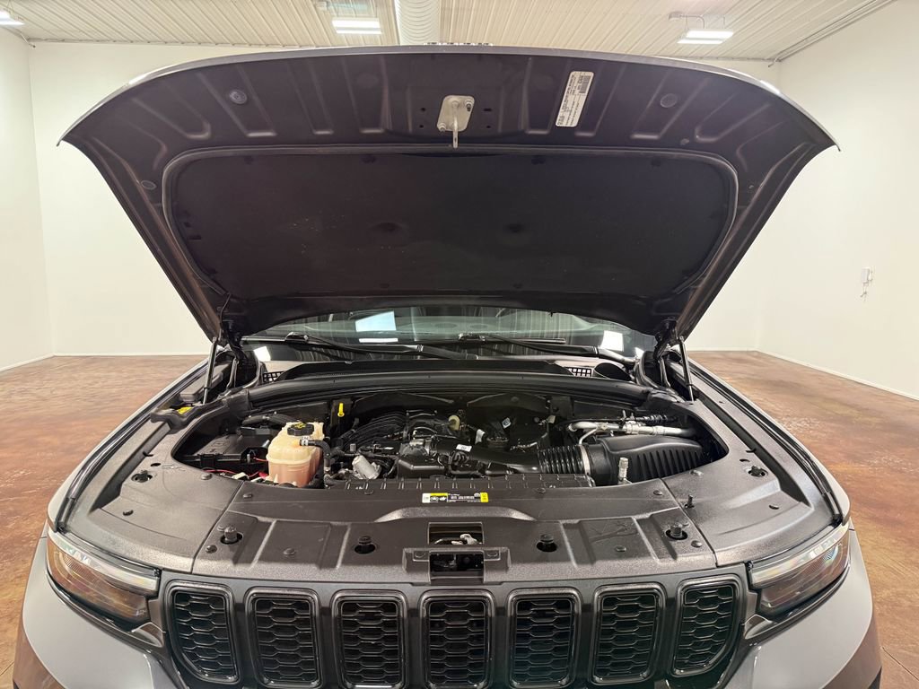 Used 2022 Jeep Grand Cherokee Altitude AWD/4WD image 80