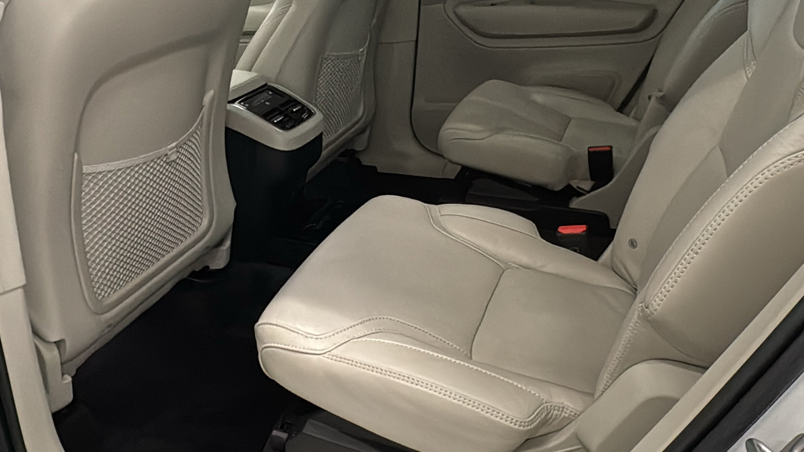 Used 2023 Volvo XC90 B6 Ultimate w/ Lounge Package AWD/4WD image 27