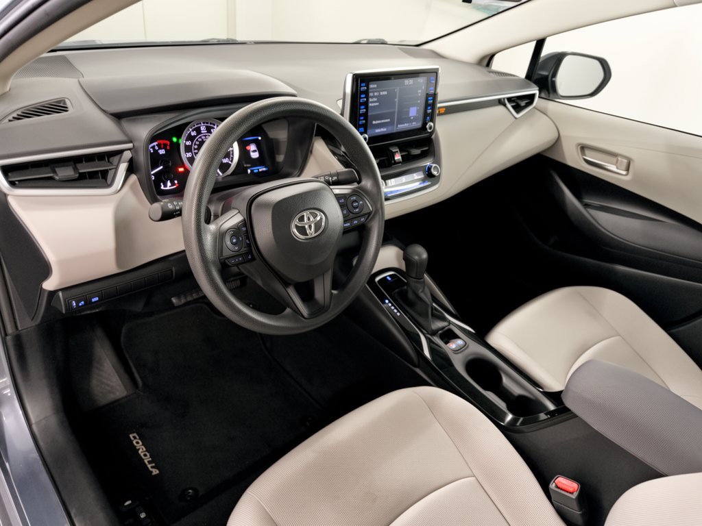 Used 2020 Toyota Corolla LE FWD image 4