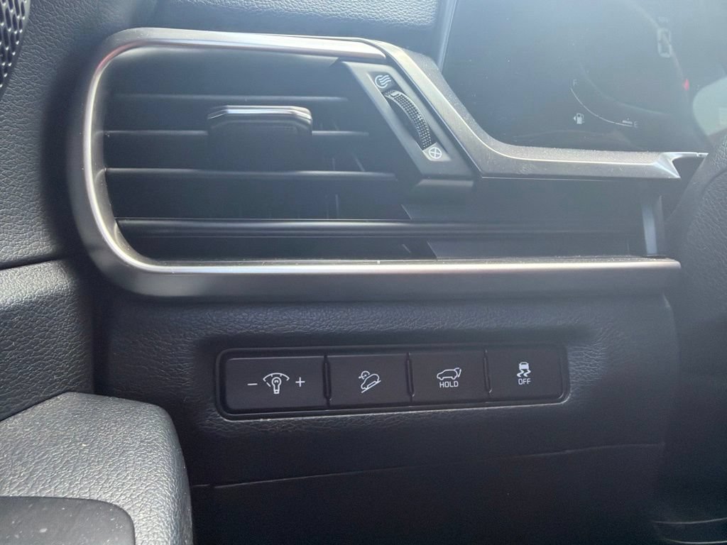 Used 2025 Kia Telluride S FWD image 25