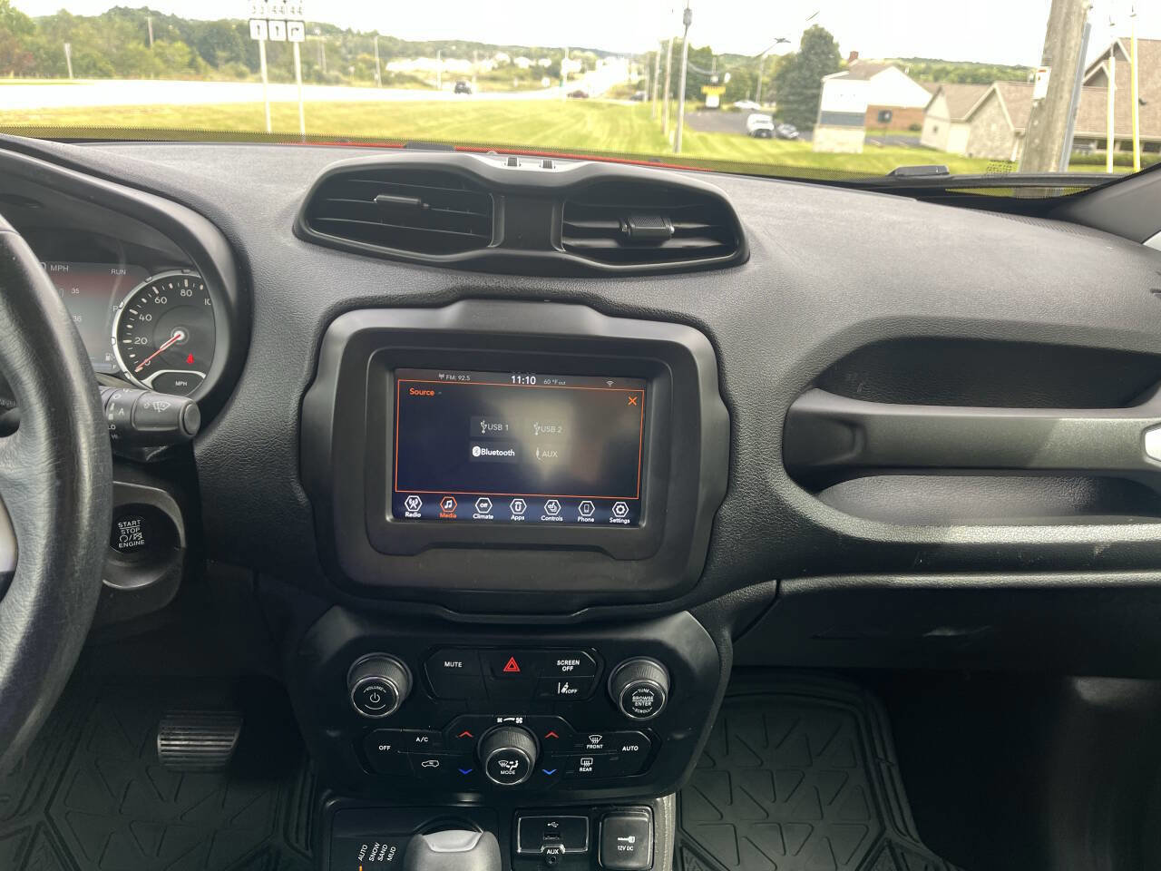 Used 2021 Jeep Renegade Latitude w/ Convenience Group image 16