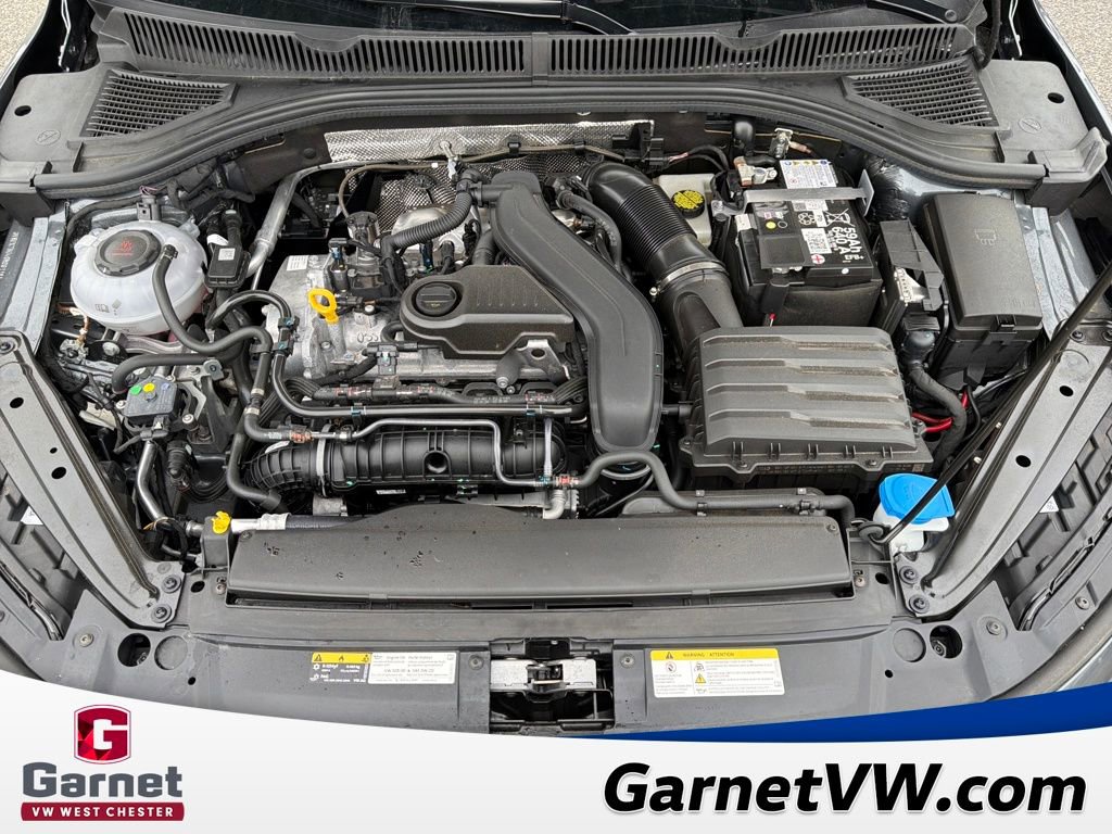Certified 2025 Volkswagen Jetta SE w/ Black Wheel Package image 17
