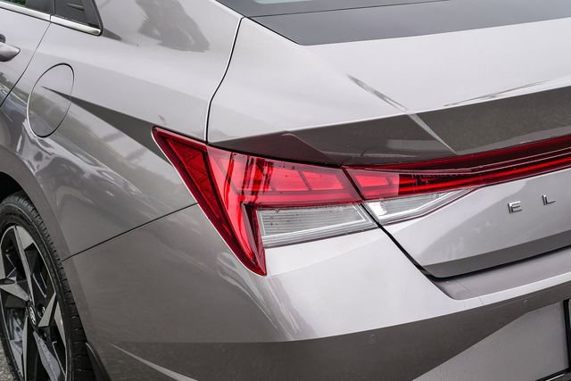 Certified 2023 Hyundai Elantra Limited FWD image 8