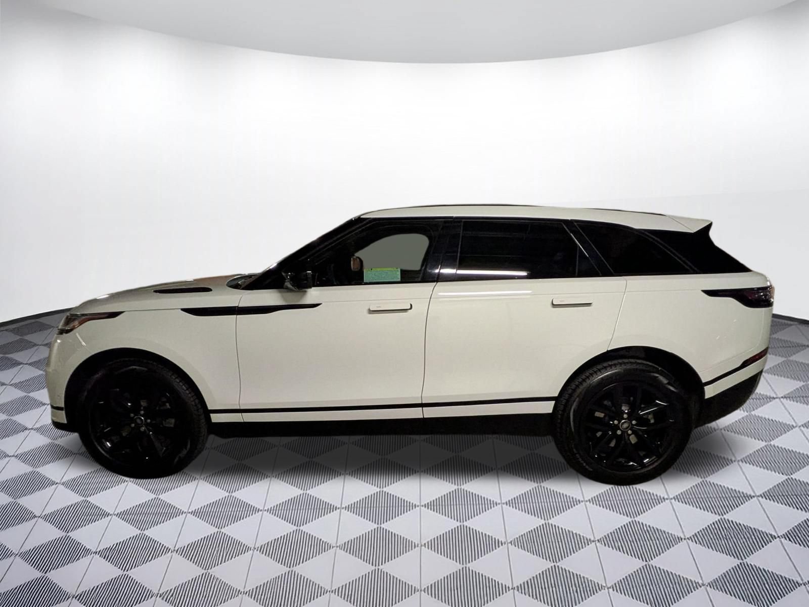 Used 2026 Land Rover Range Rover Velar Dynamic SE AWD/4WD image 2