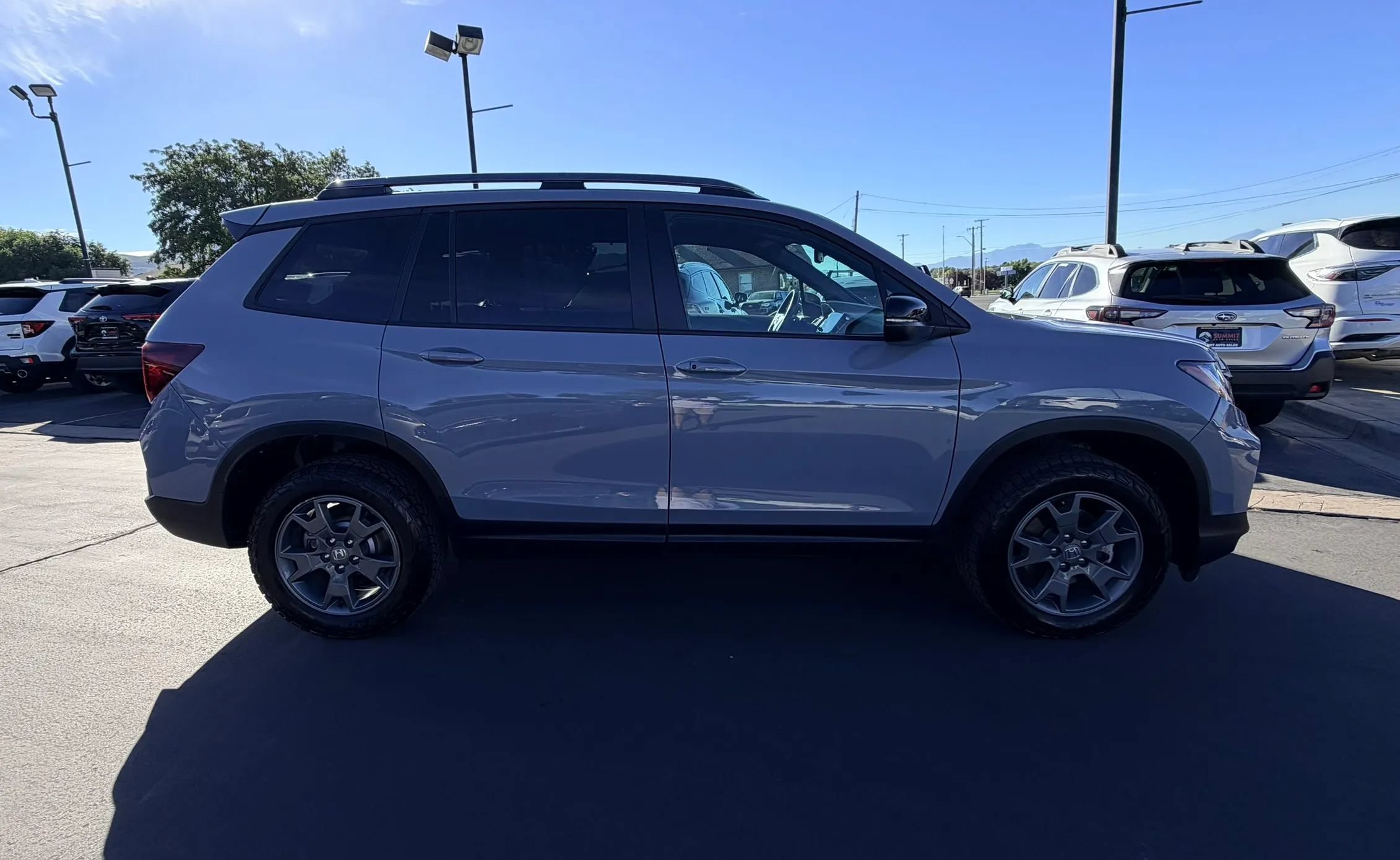 Used 2025 Honda Passport TrailSport image 2