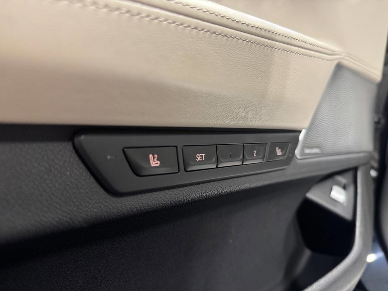 Used 2019 BMW M760i xDrive w/ Luxury Rear Seating Package image 14