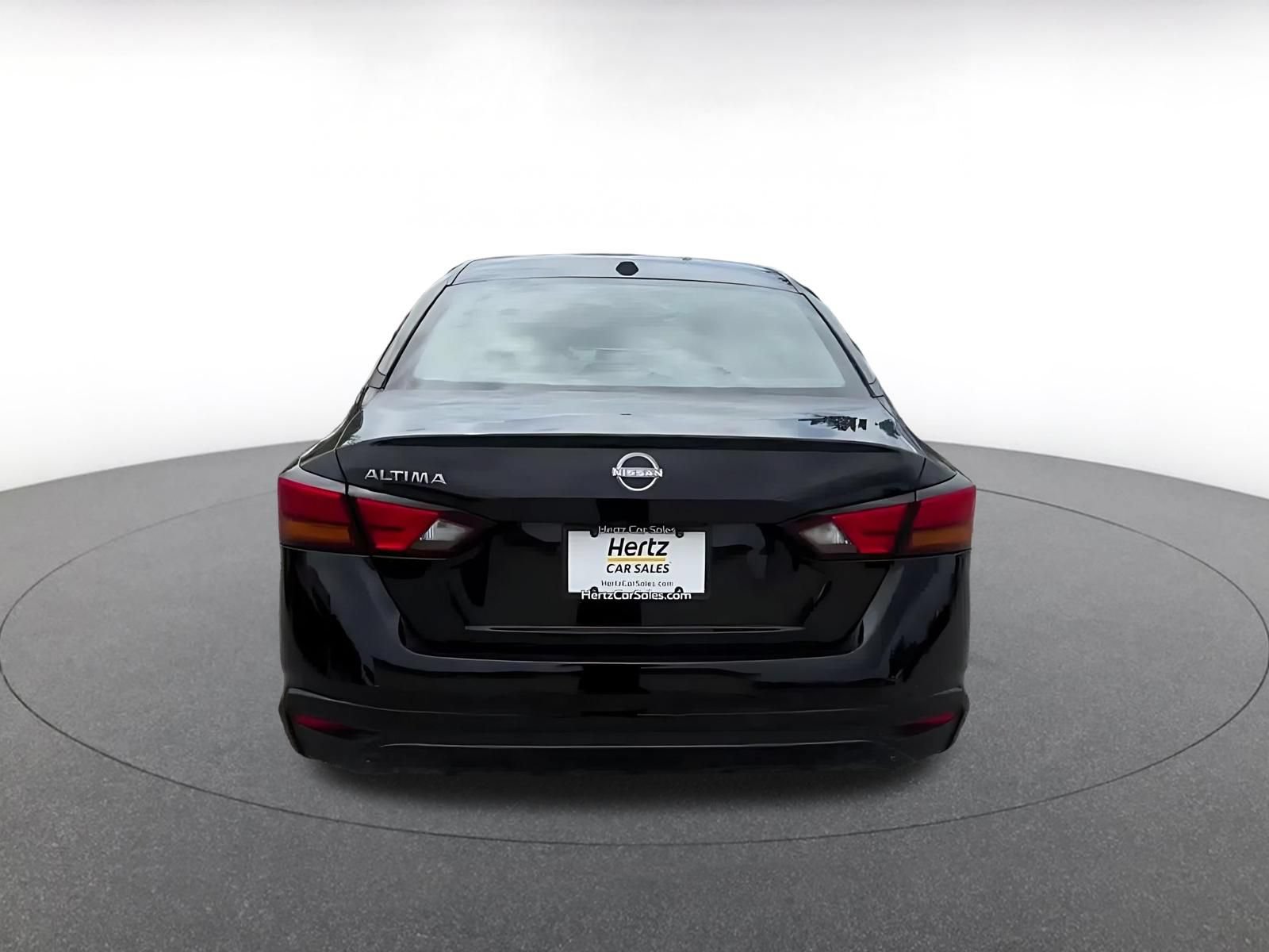 Used 2025 Nissan Altima 2.5 SV FWD image 12