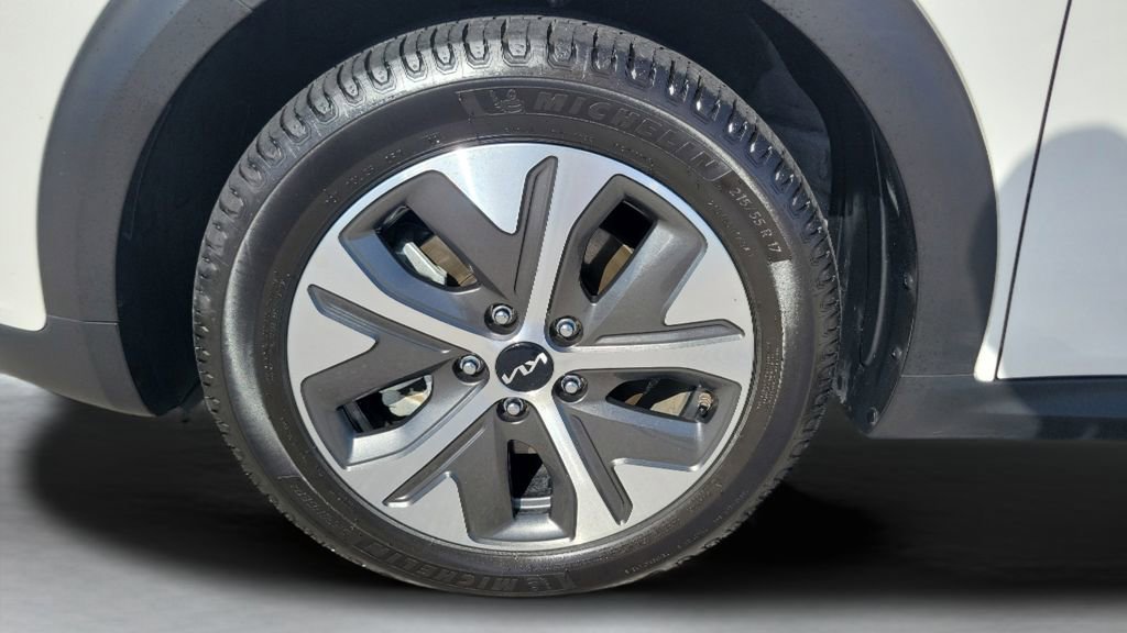 Used 2022 Kia Niro EX w/ Cold Weather Package FWD image 33