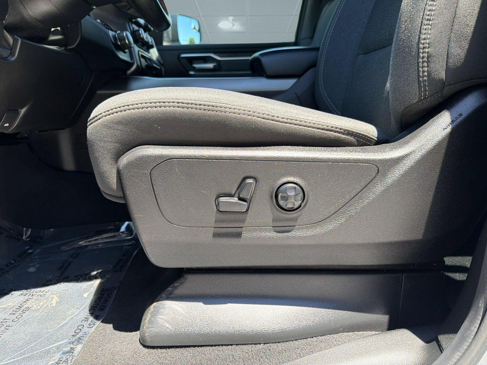 Used 2019 RAM 1500 Big Horn AWD/4WD image 14
