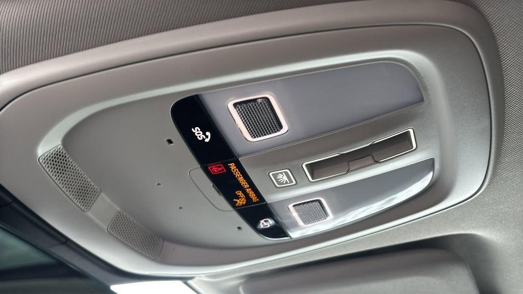 Certified 2024 Volvo XC60 B5 Core w/ Protection Package Premier image 22