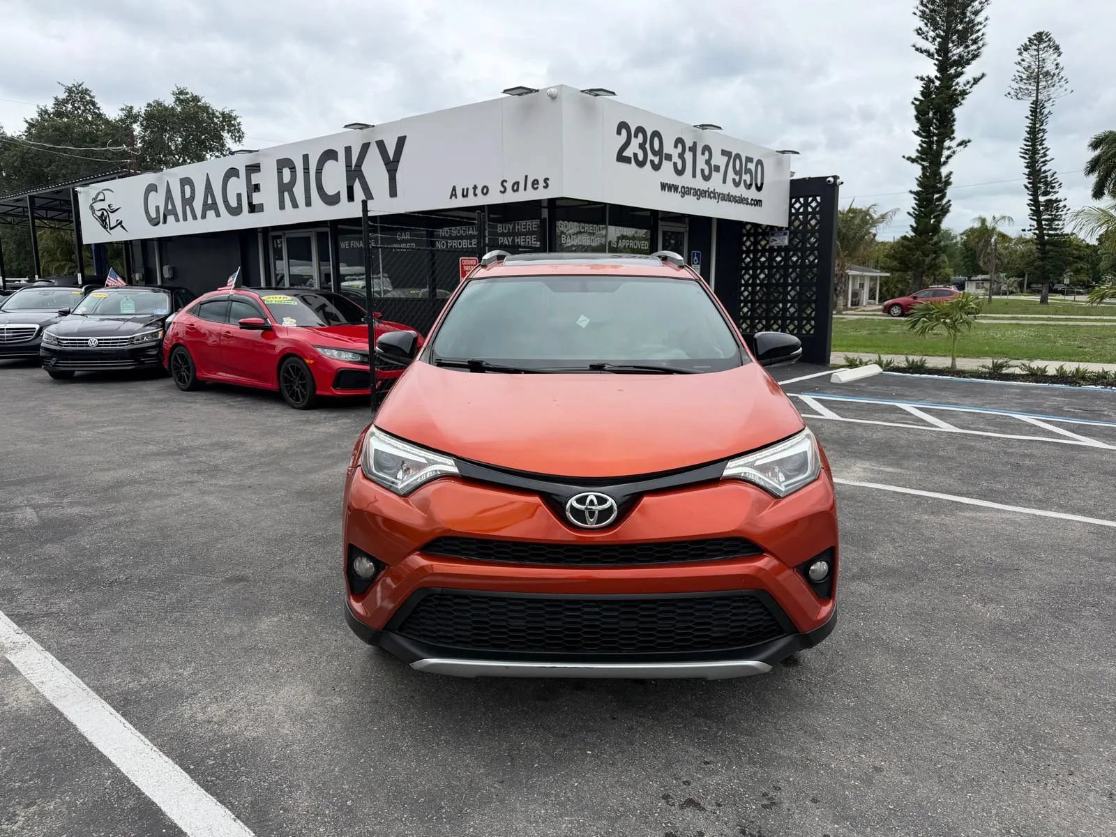 Used 2016 Toyota RAV4 SE FWD image 2