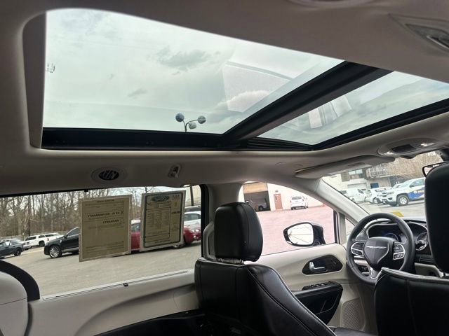 Used 2023 Chrysler Pacifica Limited image 20