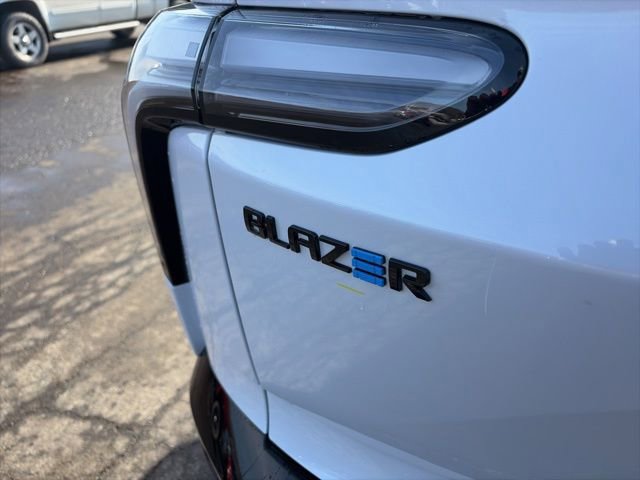 New 2026 Chevrolet Blazer EV SS image 8