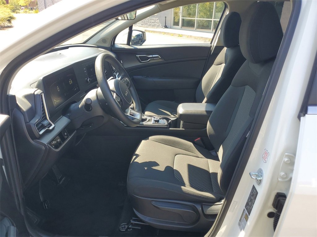 Used 2023 Kia Sportage LX image 12