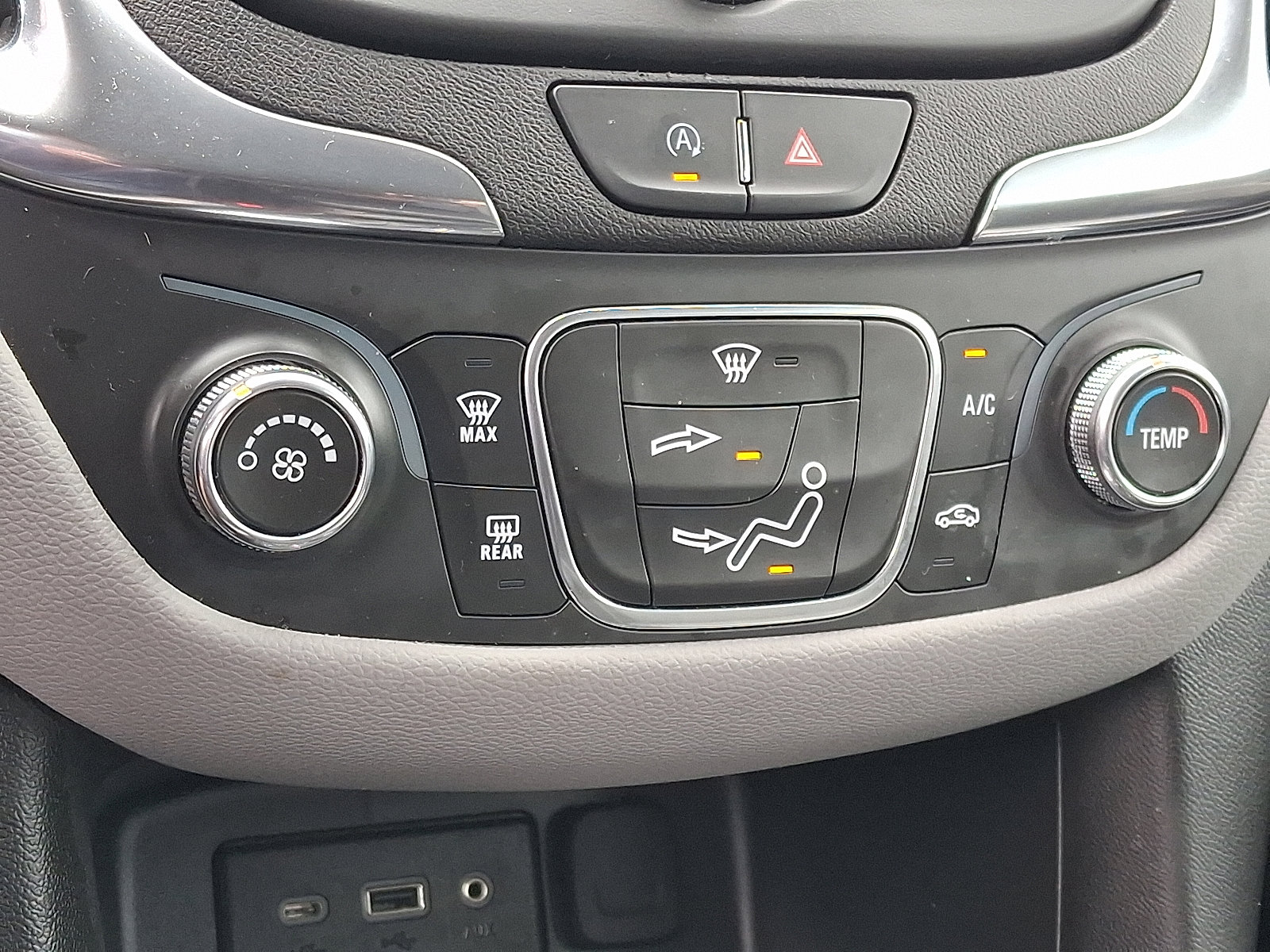 Used 2024 Chevrolet Equinox LS AWD/4WD image 17