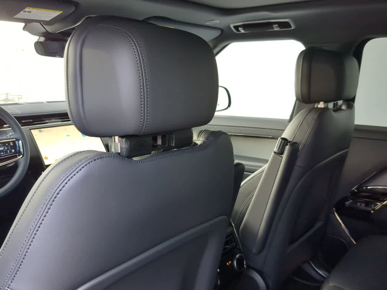 New 2025 Land Rover Range Rover Sport Dynamic SE AWD/4WD image 19