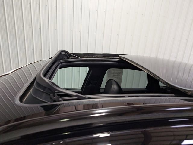 Used 2023 Porsche Macan w/ Premium Package Plus image 8