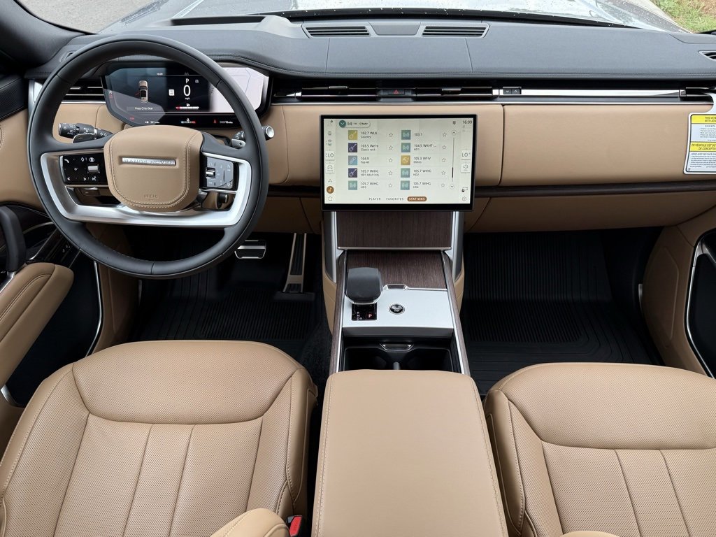 New 2025 Land Rover Range Rover Long Wheelbase SE image 15