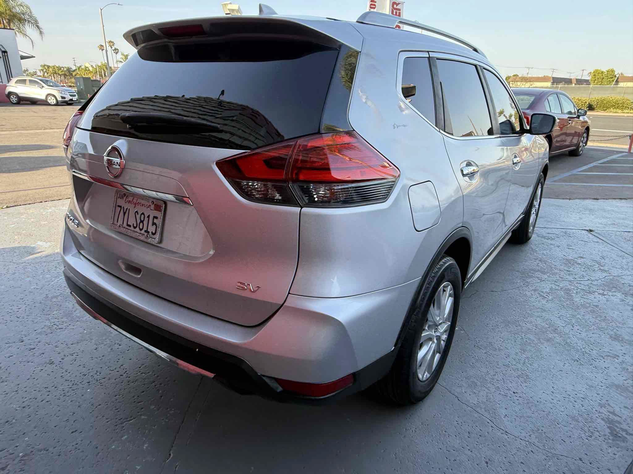 Used 2017 Nissan Rogue SV FWD image 29
