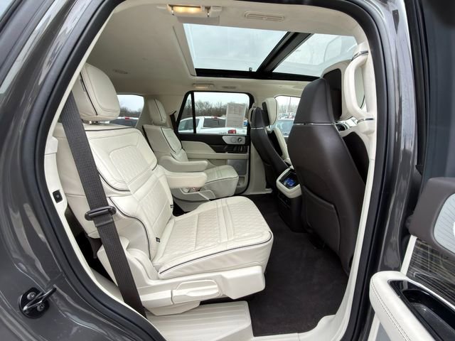 Used 2023 Lincoln Navigator Black Label image 10