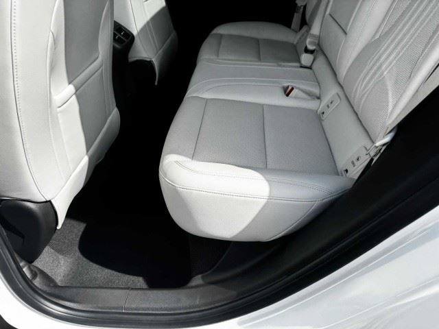 Used 2024 Buick Envision Avenir AWD/4WD image 41