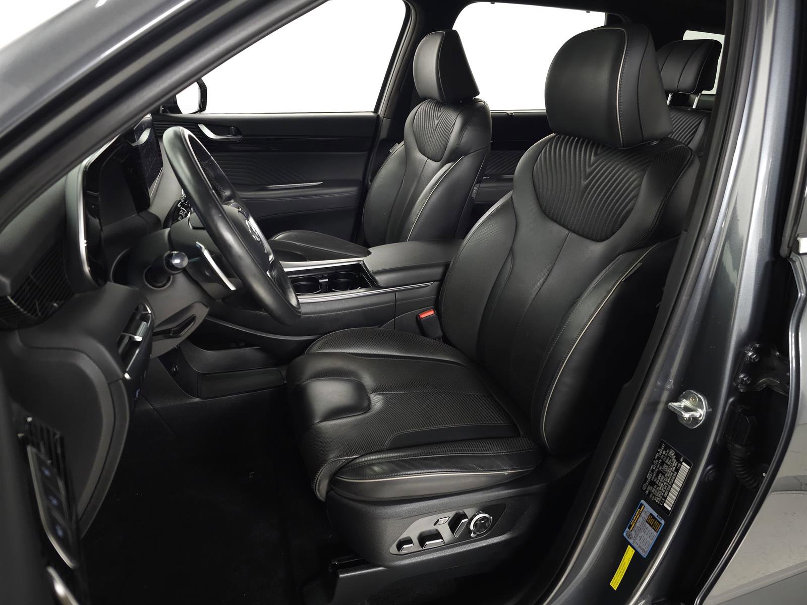 Used 2023 Hyundai Palisade Calligraphy image 18