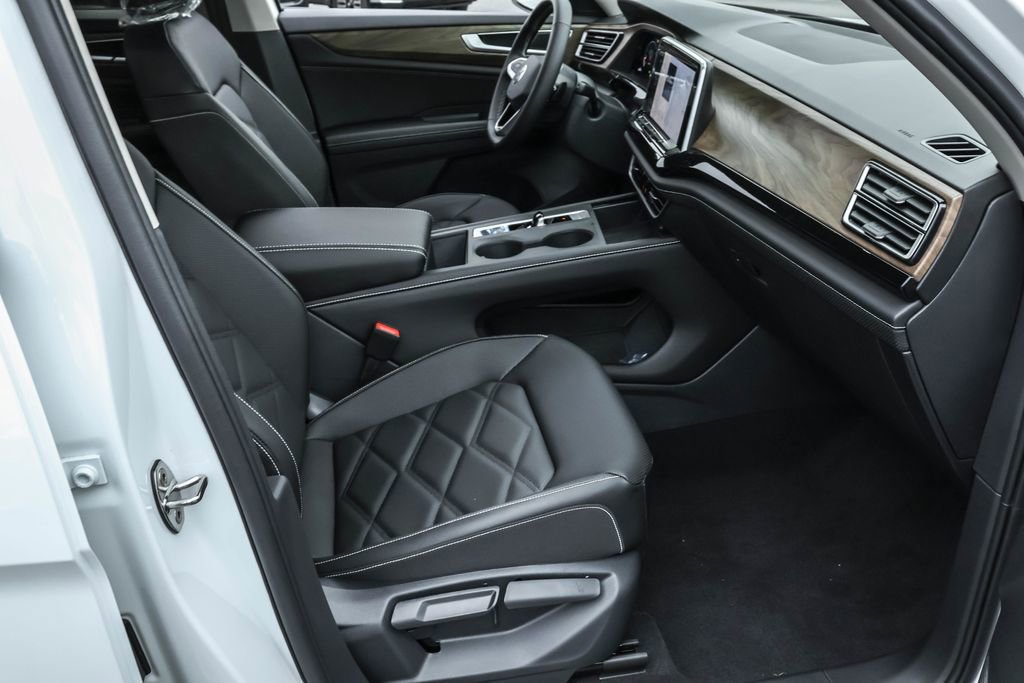 New 2026 Volkswagen Atlas SE image 40