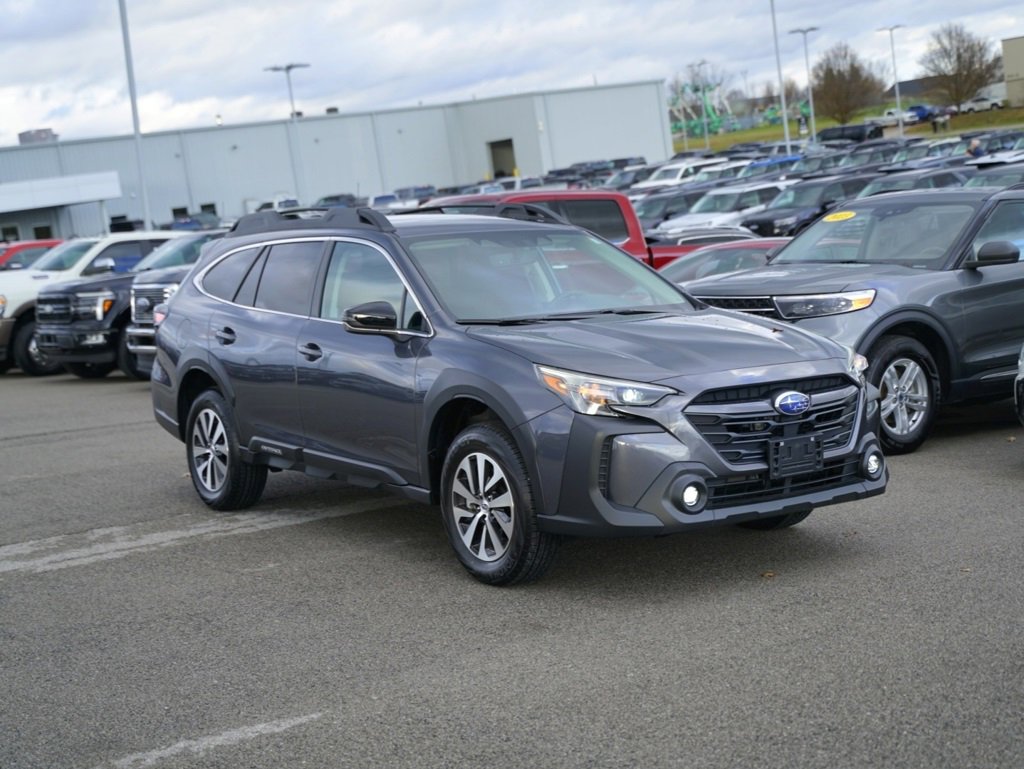 Used 2025 Subaru Outback Premium w/ Popular Package #1A image 3