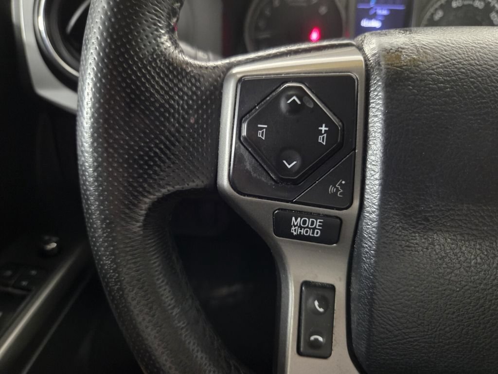 Used 2017 Toyota Tacoma TRD Sport RWD image 18