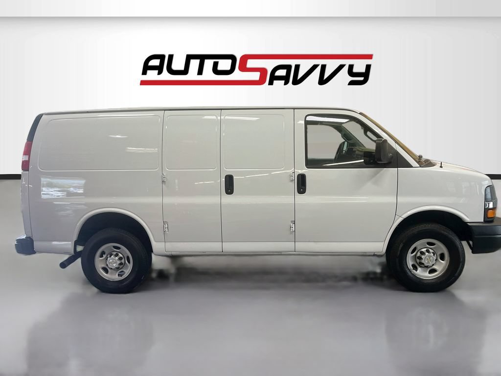 Used 2024 Chevrolet Express 2500 w/ Driver Convenience Package RWD image 8