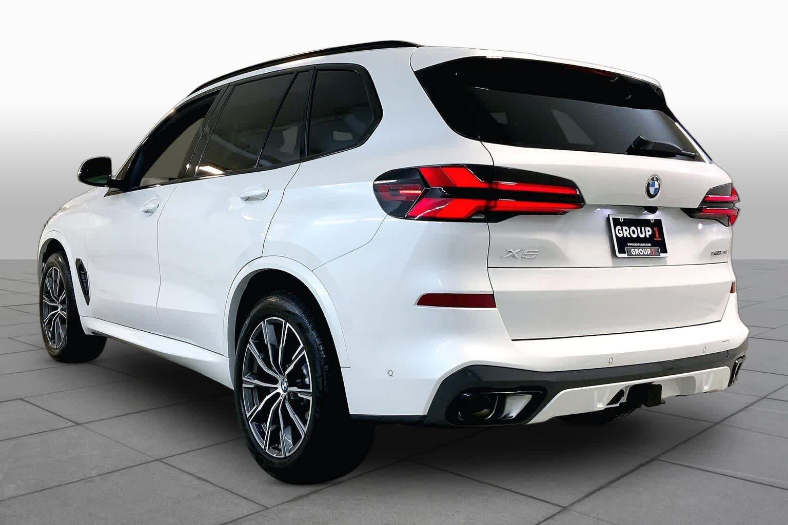 Used 2026 BMW X5 xDrive40i w/ M Sport Package AWD/4WD image 11